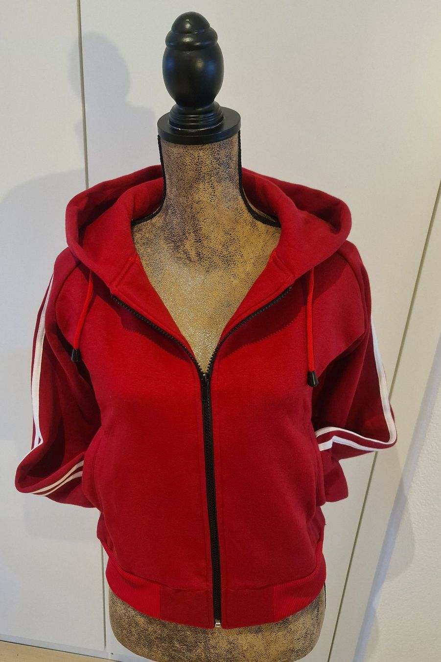 Jacken: Damen Hoodie-Jacke "Neu" – Neu (gemäss Beschreibung) aus Fehraltorf von Sumin 1